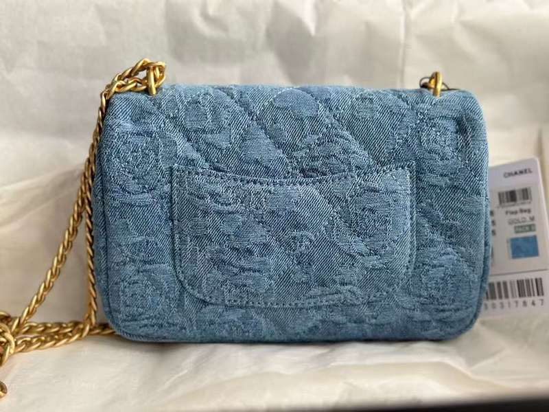 Zivas Charm Effortless Sophistication Luxury Handbag (Elevated Accessory Essential) – Close-Up Detail