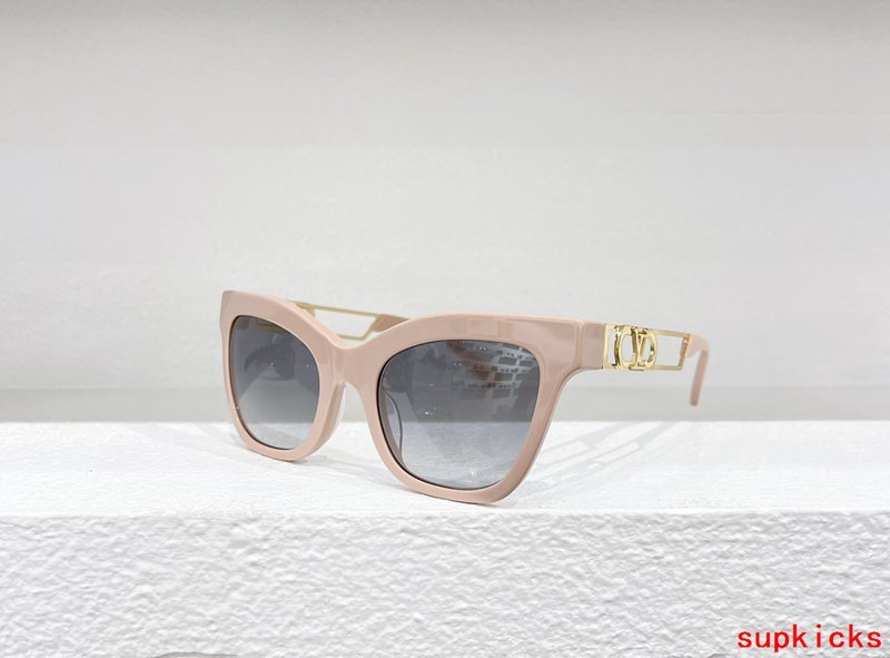 Front view of Louis Vuitton unisex sunglasses