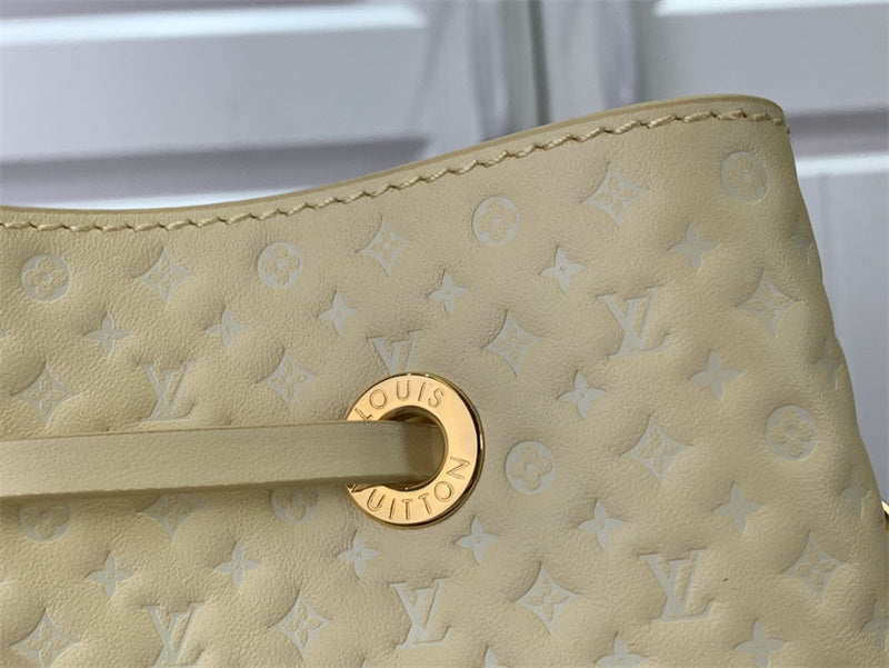  handbag close-up of hardware and finish 11