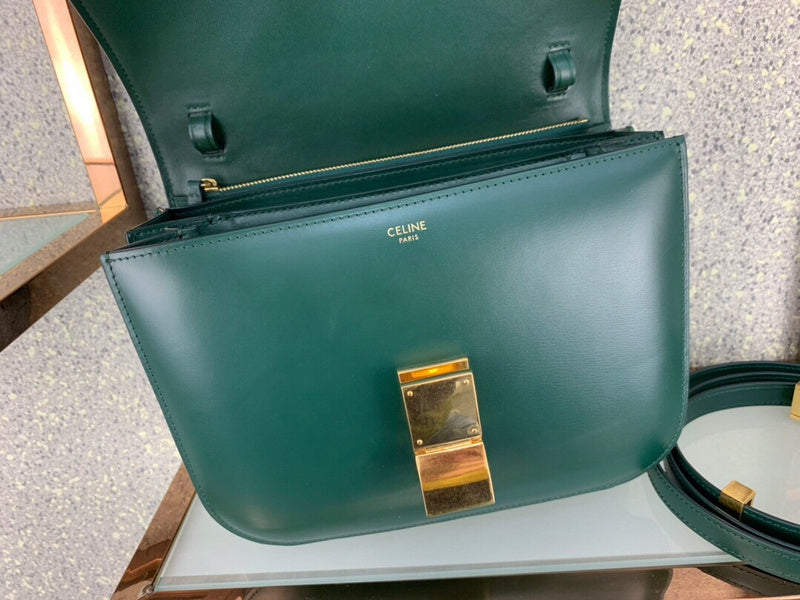 Handle and strap detail of premium refined women's handbag – women's premium purse