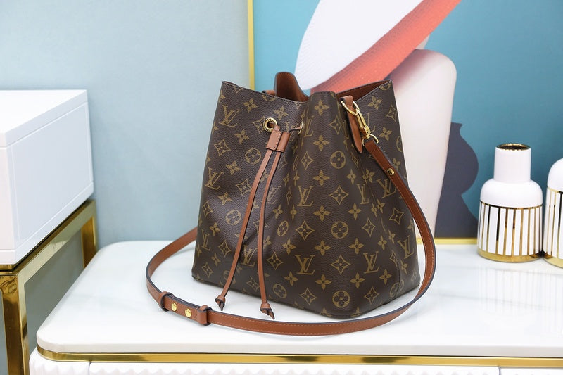 Handle and strap detail of refined sleek women's handbag – women's luxury accessory