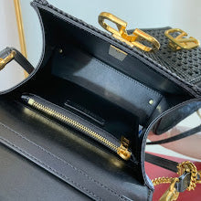 Chic Designer Shoulder Handbag - Premium Luxury Women's Style - NM2742