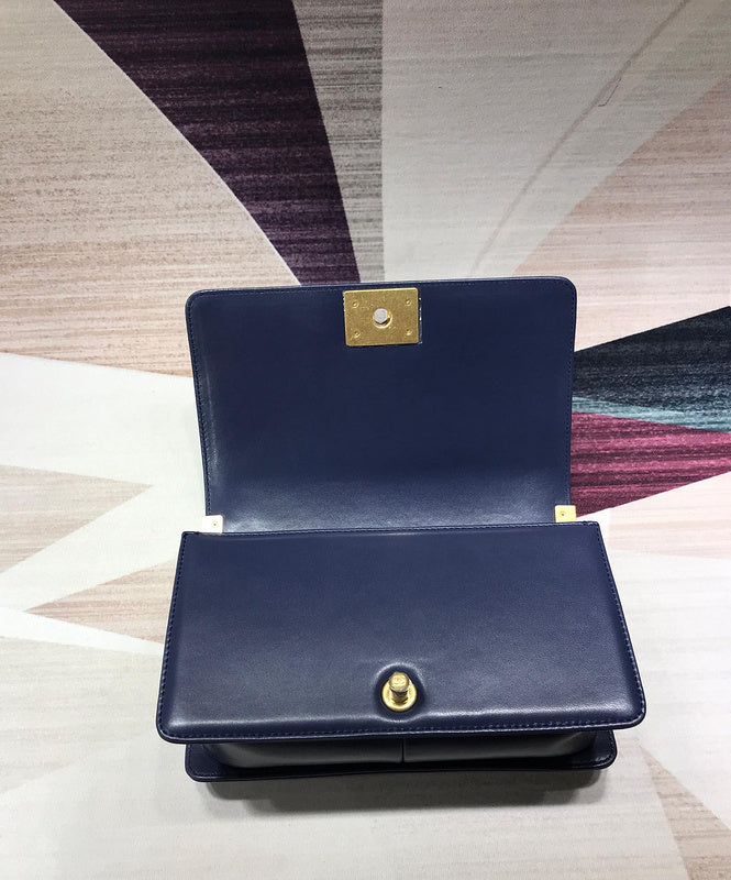  women's handbag, mid design, view 4
