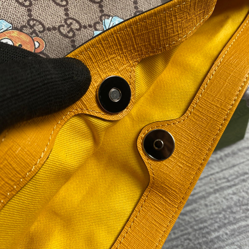 Close-up detail of signature structured women's handbag – women's everyday handbag