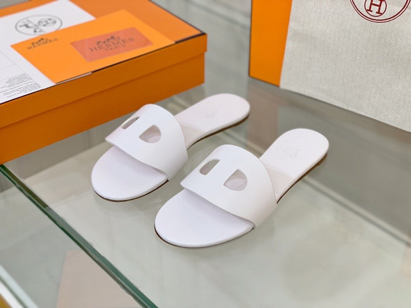 Hermès Nude Classic Ballet Flats - Angled View