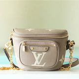  Statement shoulder bag front view