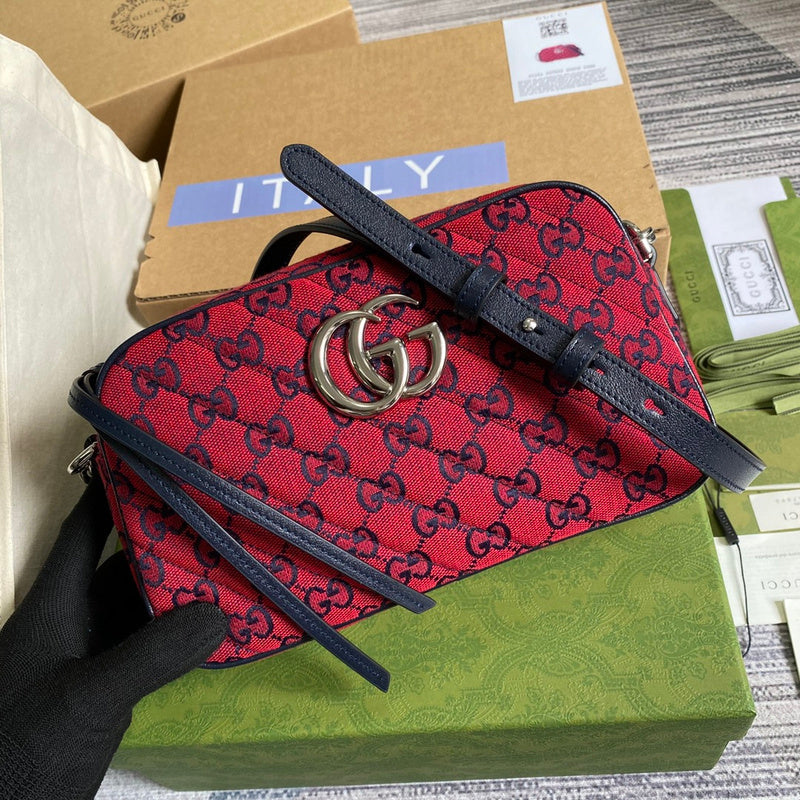 Handle and strap detail of premium structured women's handbag – women's luxury handbag
