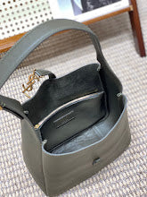 Chic Designer Satchel Bag - Luxury Women's Top Handle Handbag - NM3407