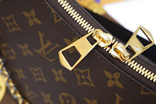 Luxury Iconic Crossbody Bag - Women's Elegant Designer Fashion - NM4869
