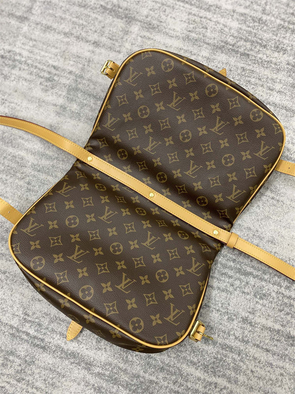  versatile shoulder bag styled with outfit