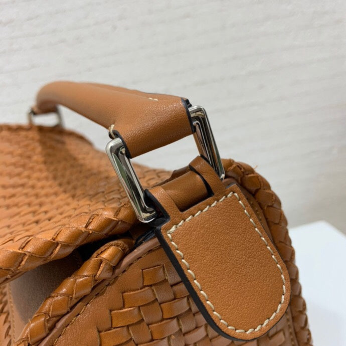 Ziva's Charm handbag – close-up view (24cm*16.5cm*10.5cm)