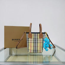 Premium Signature Shoulder Bag - Chic Women's Luxury Designer - NM5594