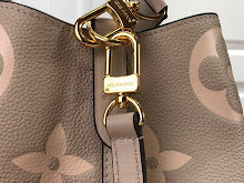 Luxury Signature Top Handle Bag - Elegant Women's Designer Handbag - NM5035