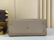 Premium Women's Crossbody Bag - Luxury Designer Fashion Accessory - NM4271