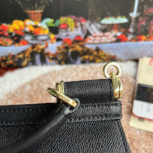 Premium Signature Shoulder Bag - Chic Women's Luxury Designer - NM6758