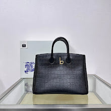 New Premium Leather Crossbody Bag - Elegant Women's Designer Handbag - NM5859