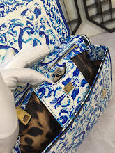Luxury Iconic Crossbody Bag - Women's Elegant Designer Fashion - NM7204