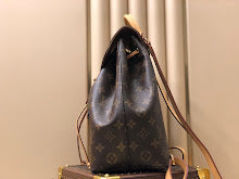 Luxury Iconic Crossbody Bag - Women's Elegant Designer Fashion - NM4989