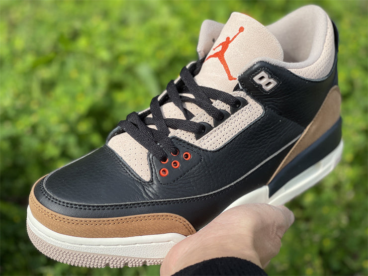 Nike Men's & Women's Luxury Low-Top Trainers — Style 237 side view