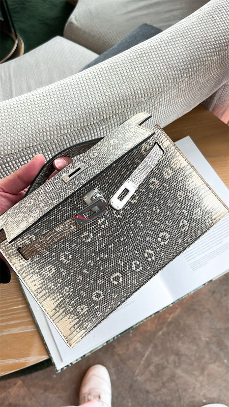  statement shopper bag styled with outfit
