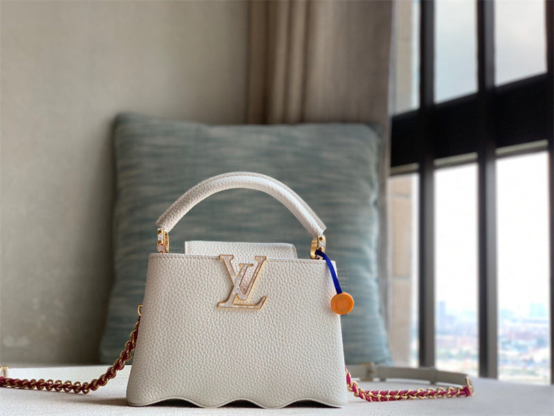  top-handle bag interior and compartment view