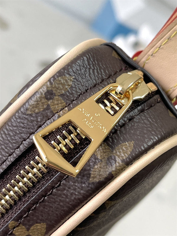  everyday crossbody bag styled with outfit