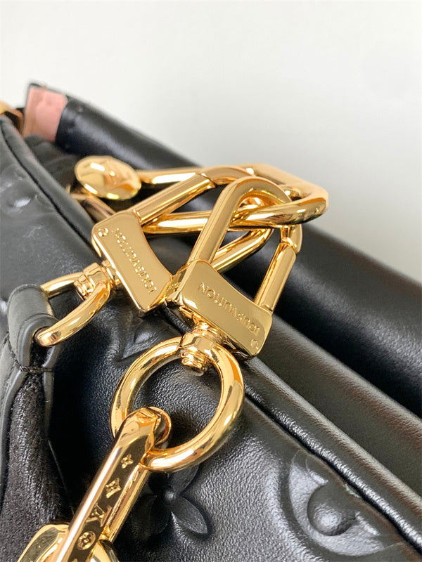  classic everyday bag detail view showing craftsmanship 8