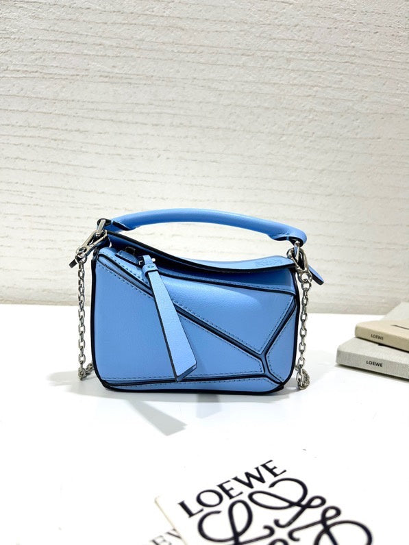 Ziva's Charm handbag – side angle view (13.5cm*5.5cm*8.5cm)