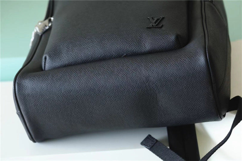  handbag interior and compartment view