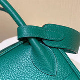  everyday carryall bag detail view showing craftsmanship 8