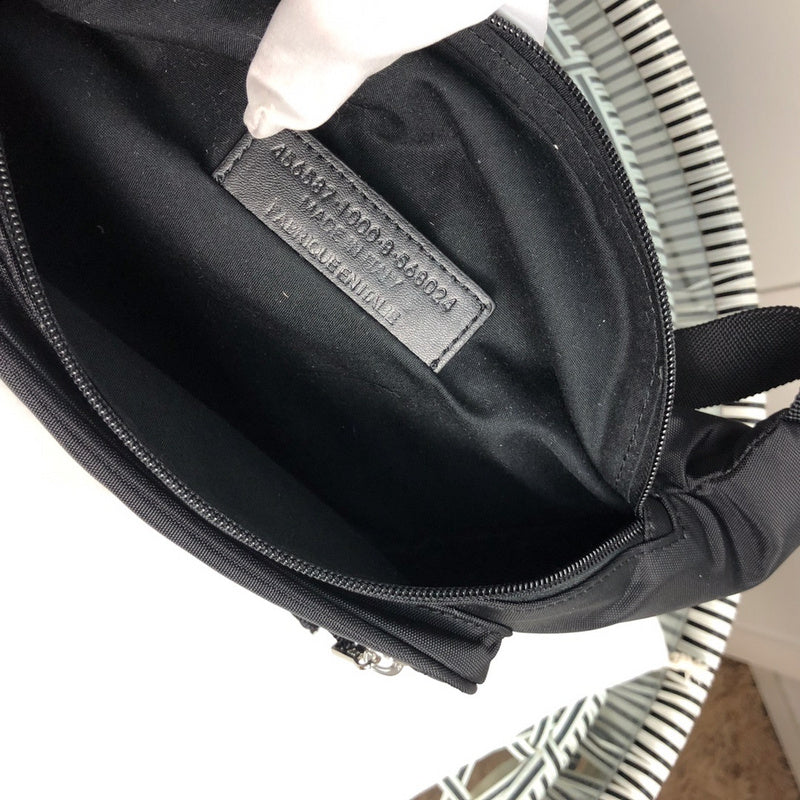 Side profile of sleek modern women's handbag – women's luxury handbag