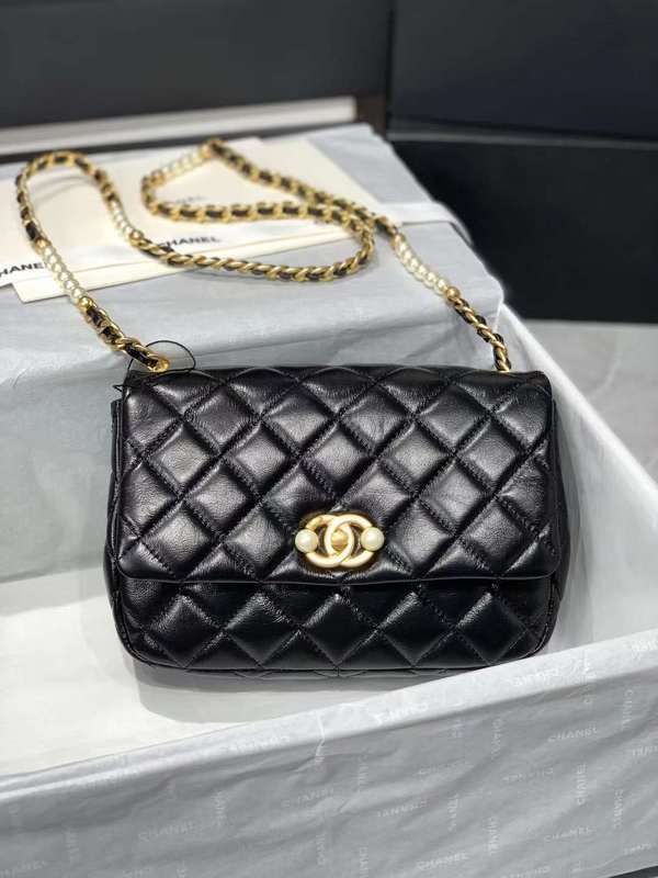 Zivas Charm Elevated Essentials Designer Handbag (Elevated Accessory Essential) – Close-Up Detail