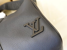 Luxury Monogram Shoulder Bag - Women's Elegant Designer Fashion - NM4102
