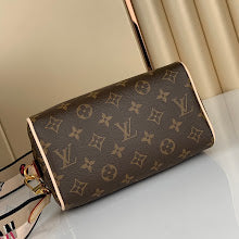 Chic Women's Designer Tote - Luxury Premium Handbag Style - NM4830