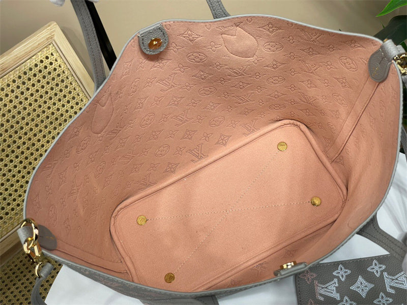  crossbody bag interior and compartment view