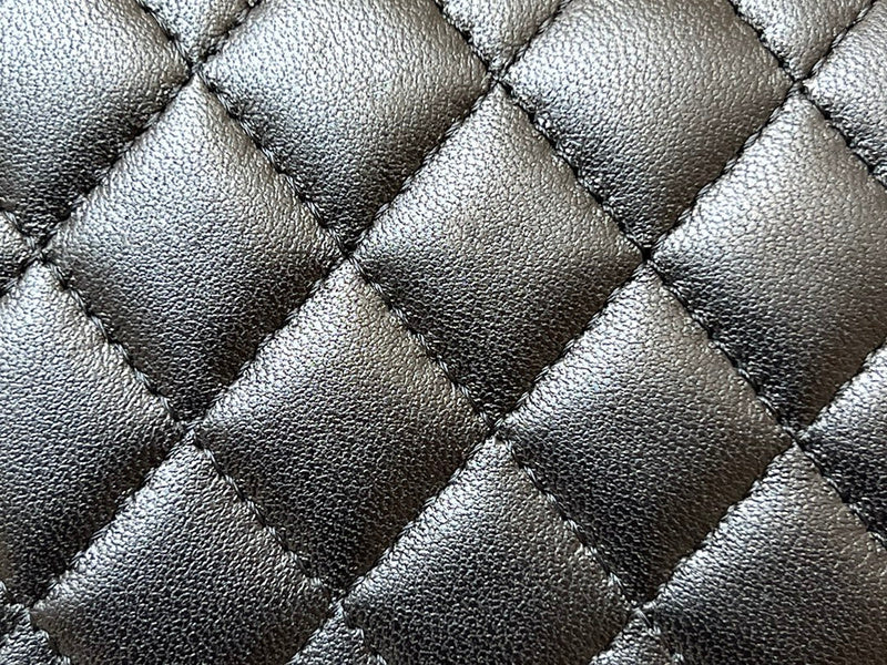  handbag, compact everyday style, image 3
