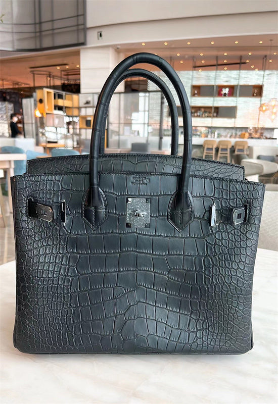  Graceful structured bag front view 7