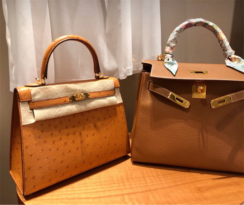  modern carryall bag detail view showing craftsmanship