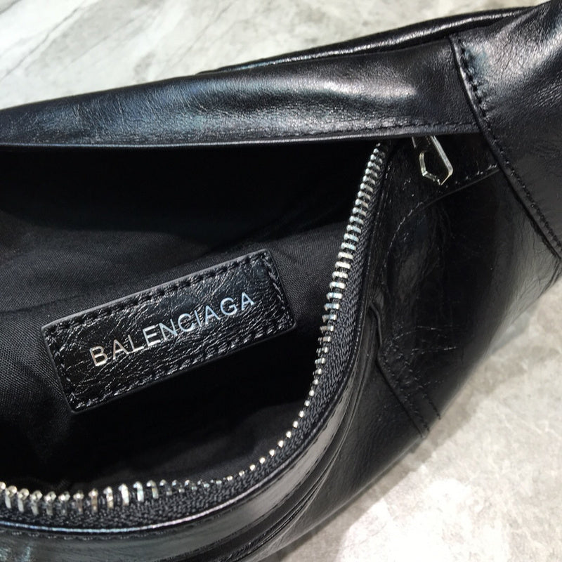 Elegant Premium PU Leather Handbag - Polished Finish | Women's Luxury Handbag #218 - texture close-up (image 9) of designer-inspired handbag