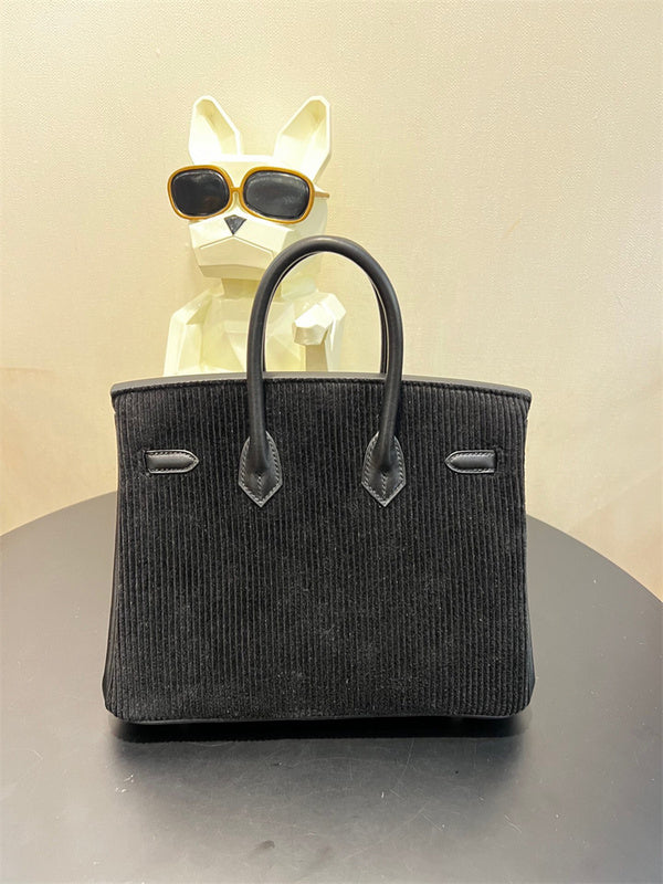  handbag interior and compartment view 9