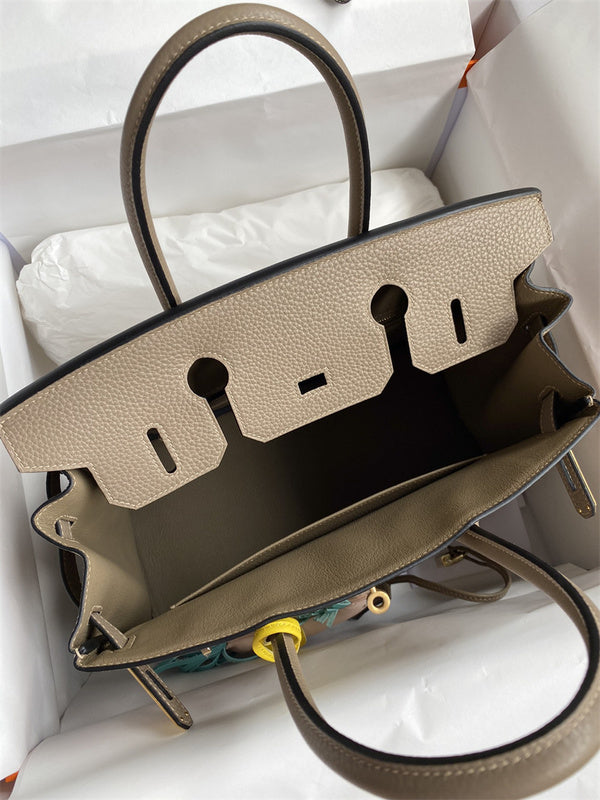 Minimalist bag shown from front angle