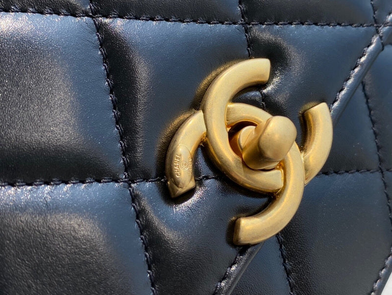  handbag, mid everyday style, image 10