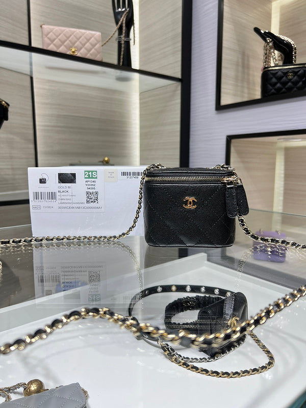  women's handbag, versatile design, view 5