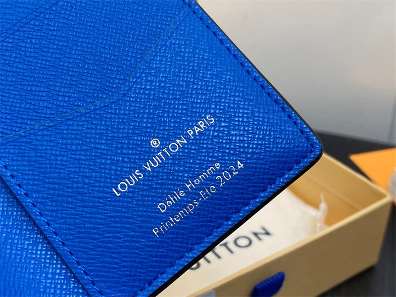  handbag interior and compartment view 9