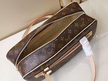 Chic Designer Shoulder Handbag - Premium Luxury Women's Style - NM4318