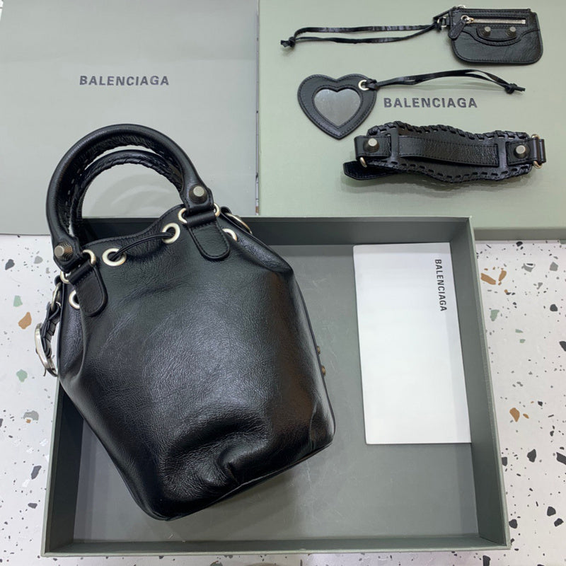 Elegant Faux Leather Handbag - Premium Craftsmanship Detailing | Women's Luxury Handbag #307 - close-up detail shot (image 3) of designer-inspired handbag
