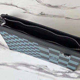 Handle and strap detail of premium everyday-luxe women's handbag – women's premium purse