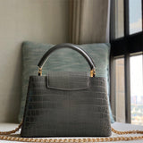  Streamlined tote bag front view 13