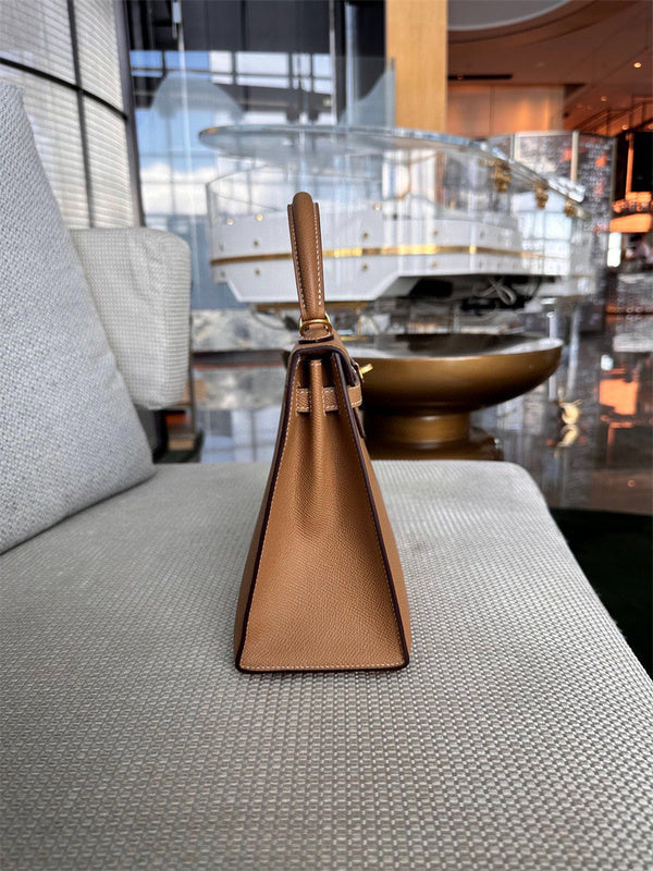  minimalist top-handle bag detail view showing craftsmanship 8