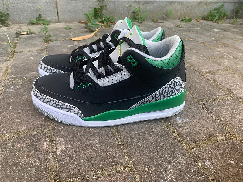 Nike Men's & Women's Luxury Fashion Trainers — Style 210 angle view